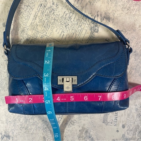 b. Makowski Karlie Glazed Leather Crossbody Adjust Strap Green - Picture 12 of 14